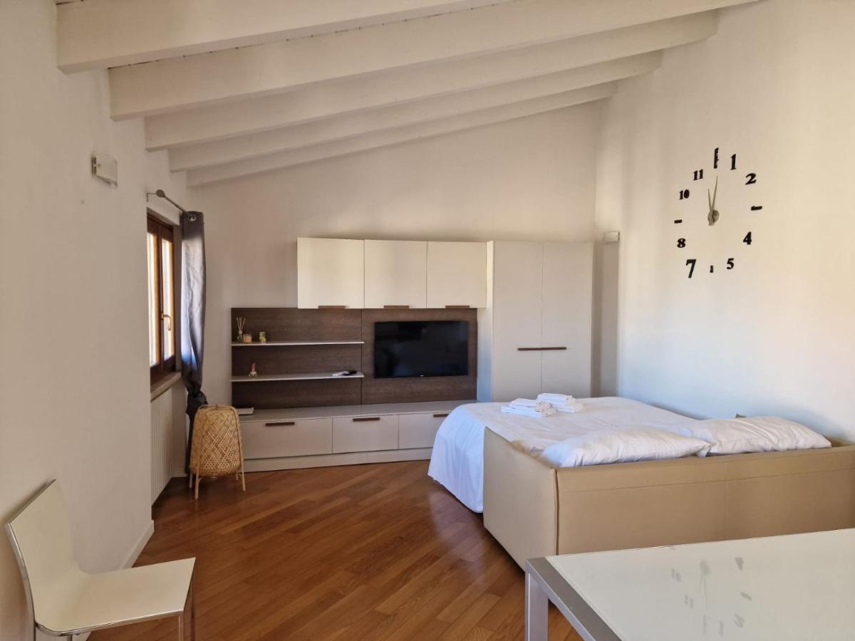 Apartamento Vittoria Al Lago Desenzano del Garda Exterior foto