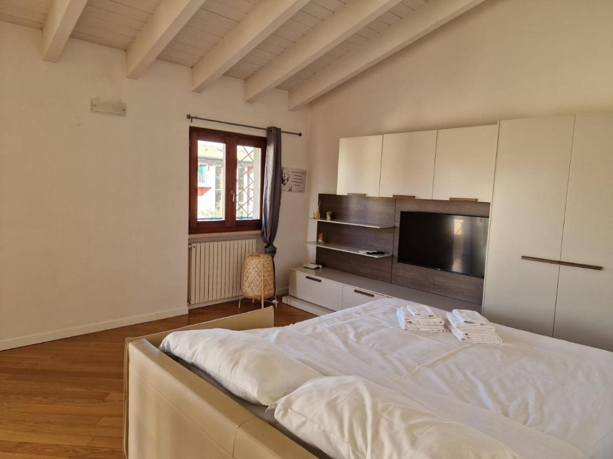 Apartamento Vittoria Al Lago Desenzano del Garda Exterior foto