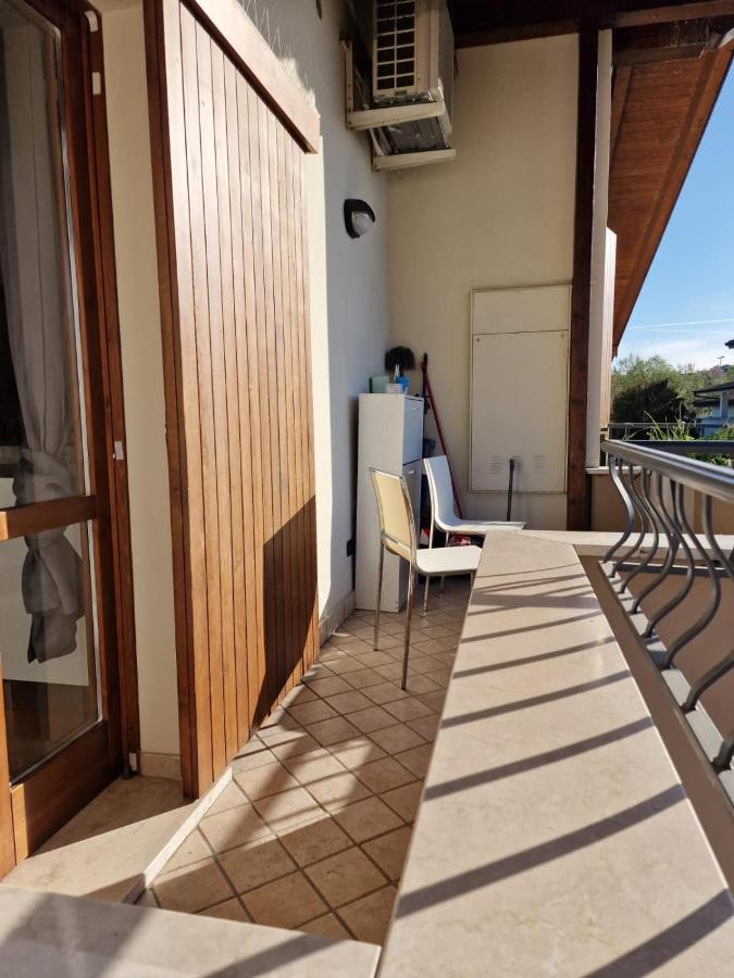 Apartamento Vittoria Al Lago Desenzano del Garda Exterior foto